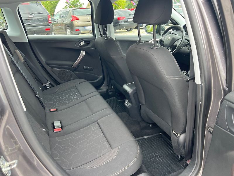 Peugeot 2008 1.6 HDI - fotka 12 z 15