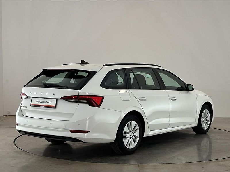 Škoda Octavia Ambition - fotka 2 z 29