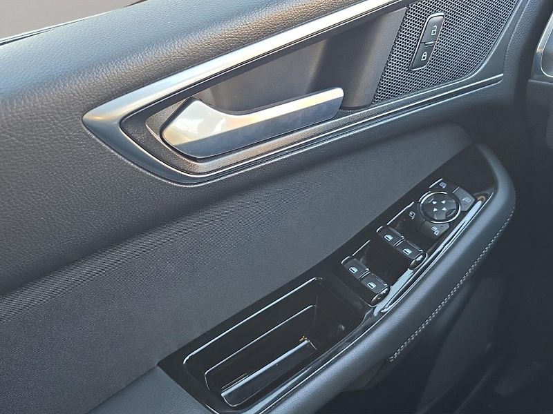 Ford S-MAX (2023) TITANIUM 2,5 Duratec Hybrid 14 - fotka 12 z 20