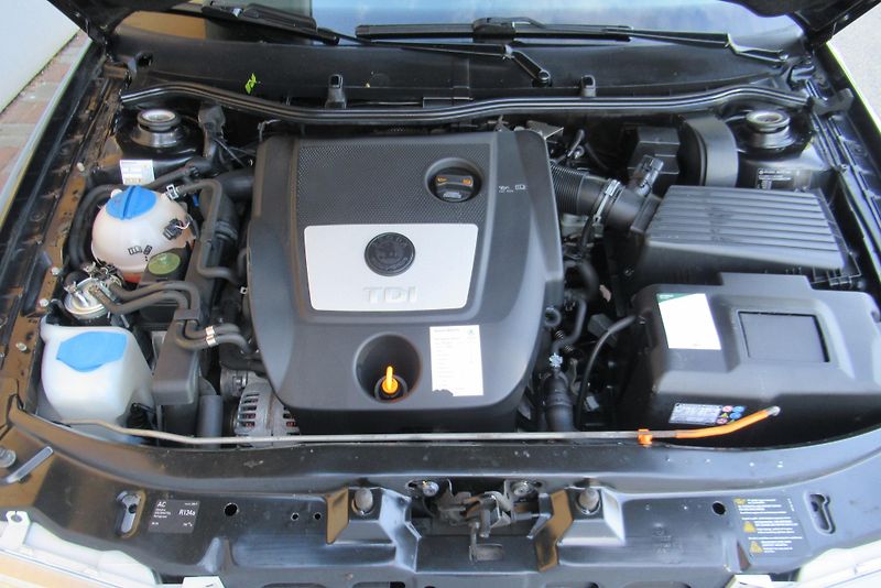 Škoda Octavia Tour 1.9 TDi CLIMATRONIC - fotka 16 z 25
