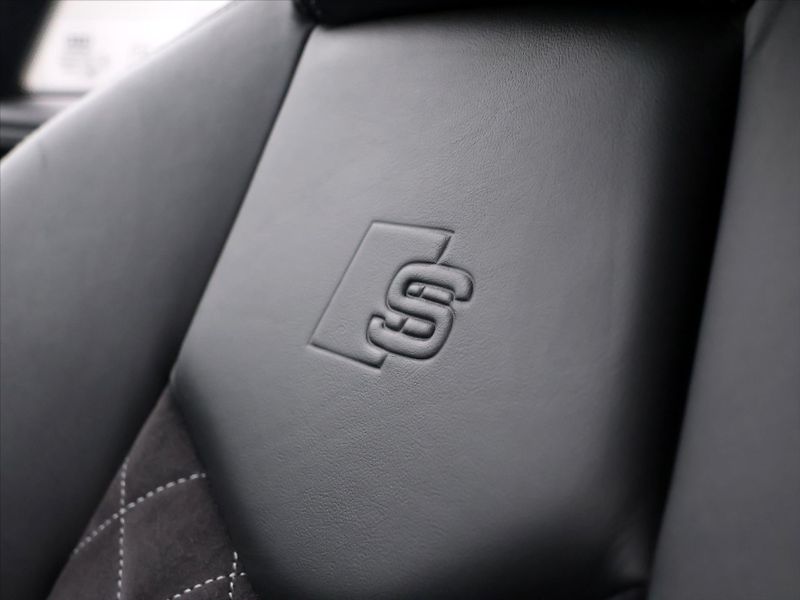 Audi TT 2,0 TFSI 169kW Quattro S-Line - fotka 16 z 38
