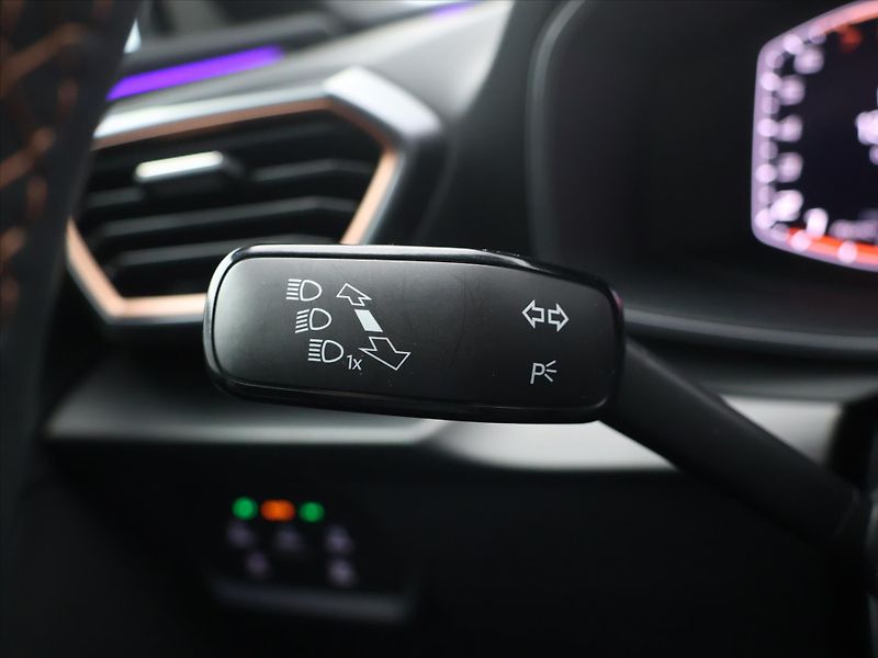 Cupra Leon 2,0 TSI 221kW DSG VZ DPH - fotka 17 z 31