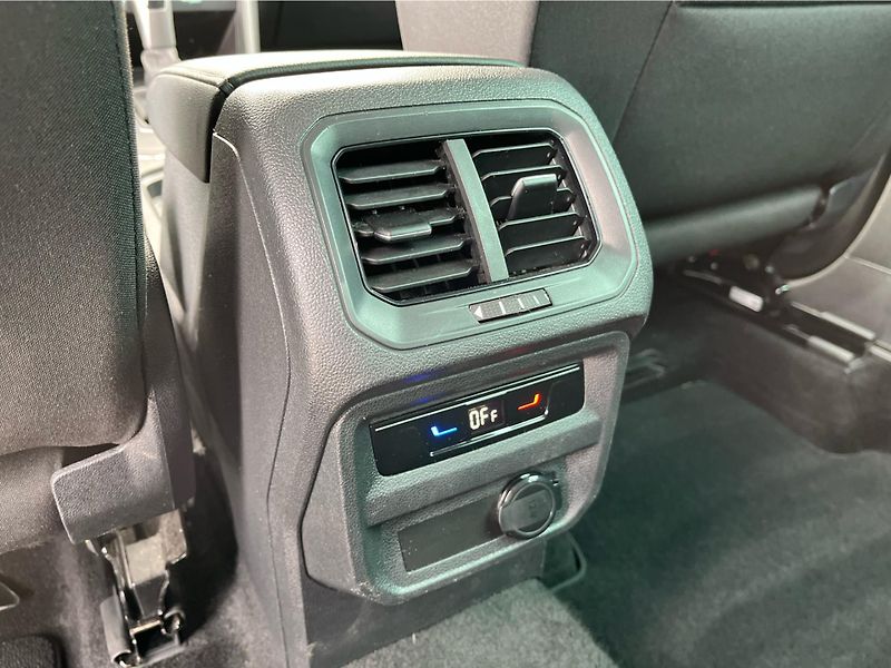 Volkswagen Tiguan Life 2.0 TDI 110 kW DSG - fotka 22 z 30