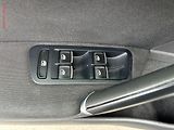 Volkswagen Golf (2016) 1.4 TSi, Highline, bixen - náhled 11