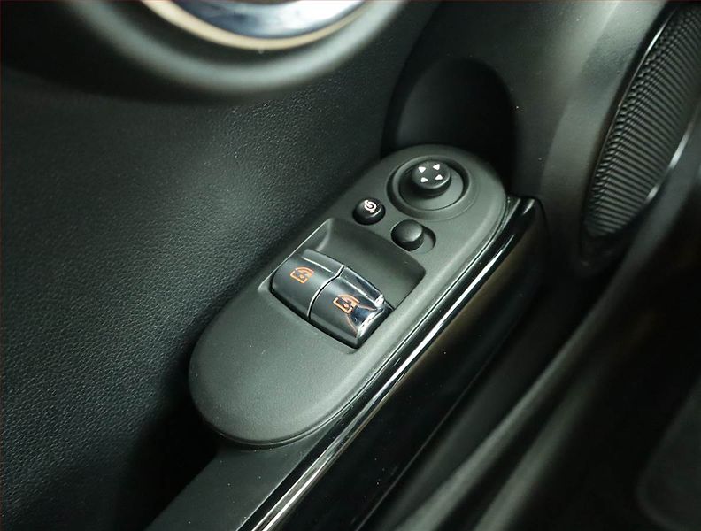 Mini Ostatní (2022) Cooper SE 32 kWh, SoH 97% - fotka 16 z 18