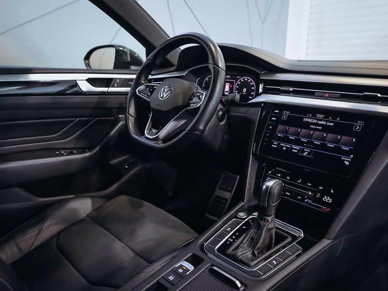 Volkswagen Arteon Shooting Brake R-Line 4Motion 2.0 TDI - fotka 23 z 33