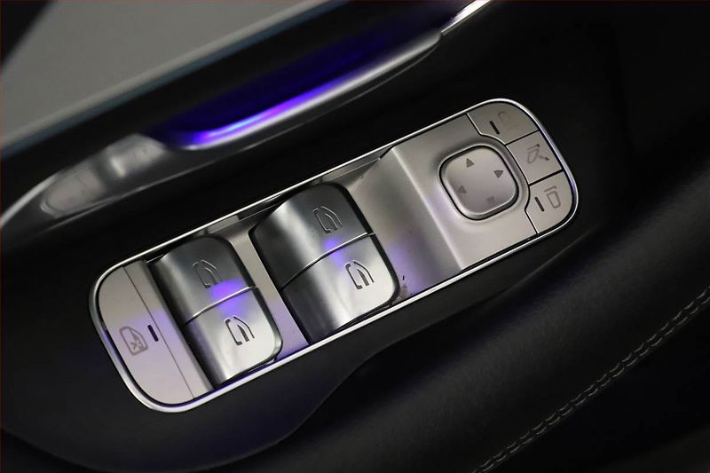 Mercedes-Benz GLE (2024) 300 d 4MATIC - fotka 26 z 29