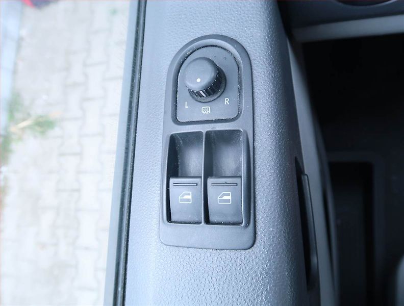 Volkswagen Transporter (2012) 2.0 TDI, 1Maj - fotka 13 z 14