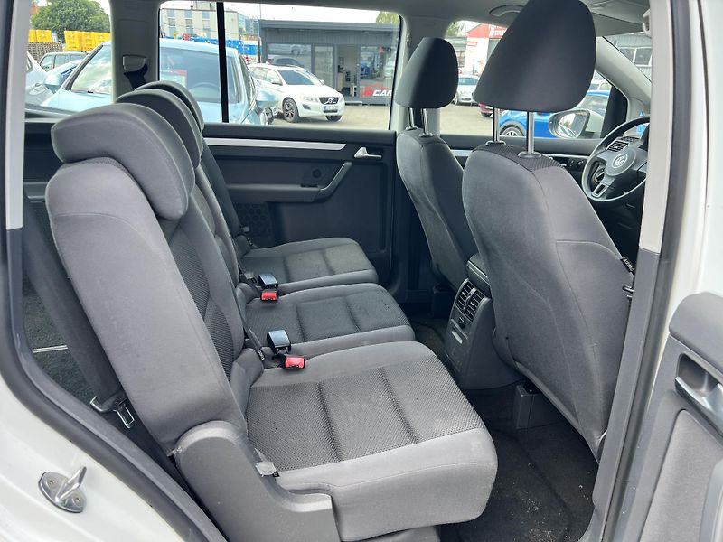 Volkswagen Touran 1.2TSi 77kw  7MÍST TEMPOMAT  - fotka 34 z 44