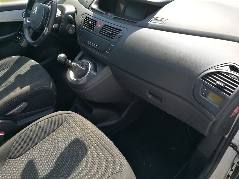 Citroën C4 Picasso 1,6 HDi - fotka 14 z 23