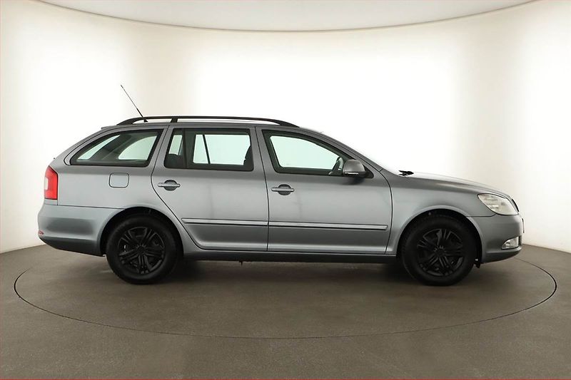Škoda Octavia (2013) 1.4 TSI, Tempomat - fotka 6 z 12