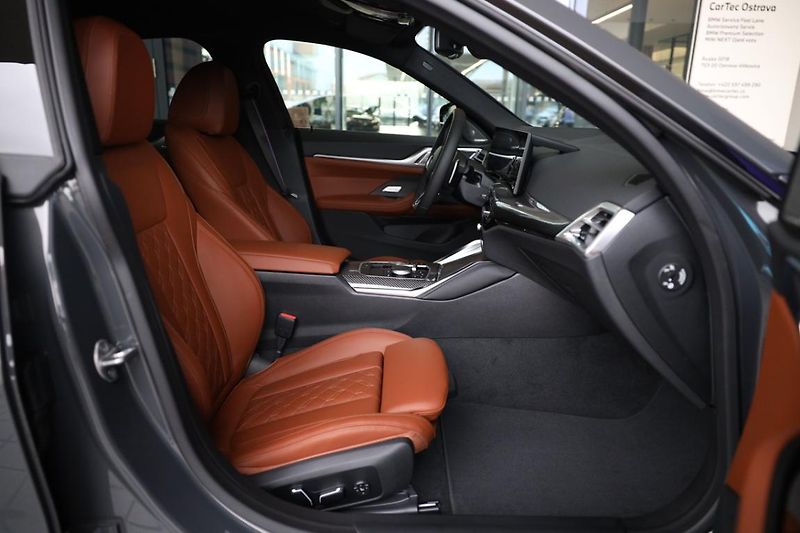 BMW Řada 4 M440i xDrive Gran Coupé - fotka 13 z 18