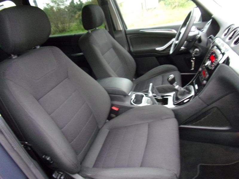 Ford Galaxy (2011) 2,0TDCi AC HF TEMP TAŽNÉ - fotka 31 z 34