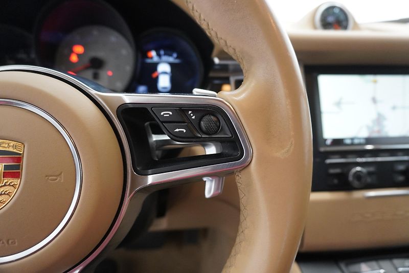 Porsche Macan 3.0i AWD PDK7 - fotka 16 z 27