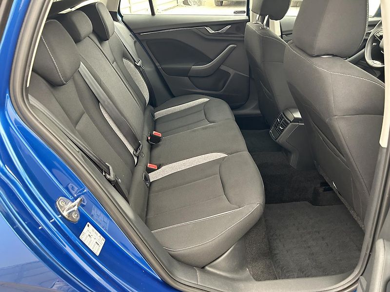 Škoda Scala 1.0 TSI Selection - fotka 22 z 28