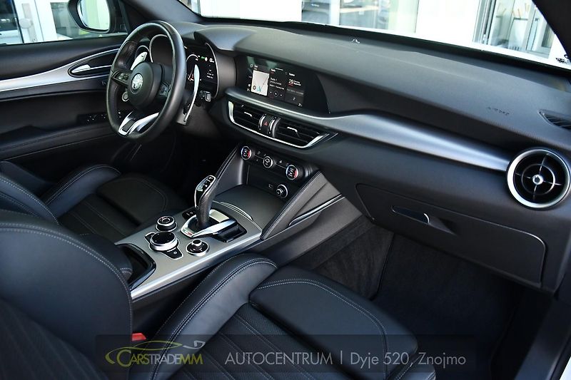 Alfa Romeo Stelvio 2.2D 16V 154kW Veloce AT8-Q4 - fotka 15 z 51