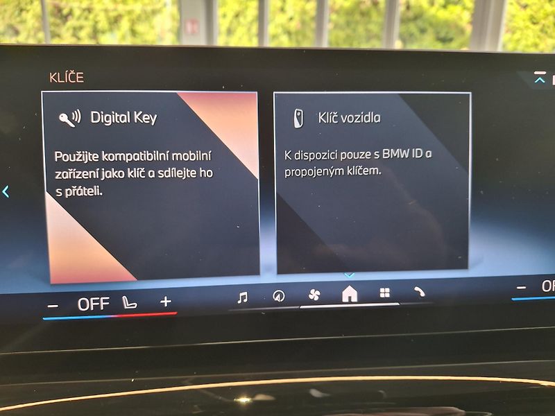 BMW Řada 5 520d xDrive Touring M-Sport - fotka 33 z 34