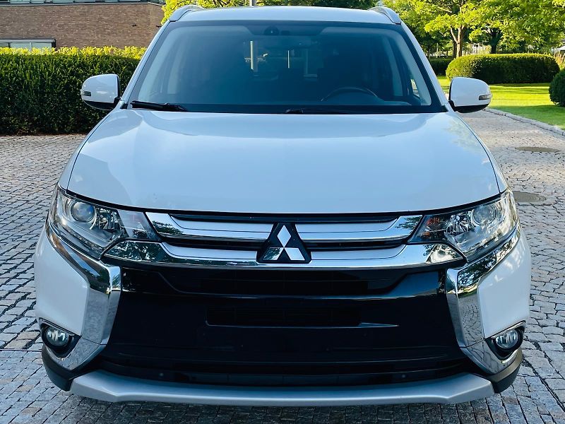 Mitsubishi Outlander 2.0i 1.MAJITEL SERVISKA TAŽNÉ - fotka 6 z 46