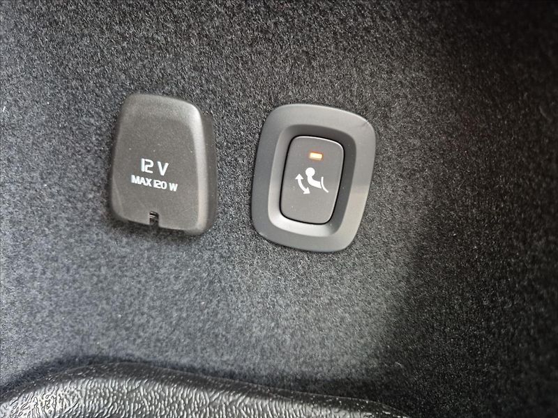 Volvo V60 2,0 B4 - fotka 12 z 19
