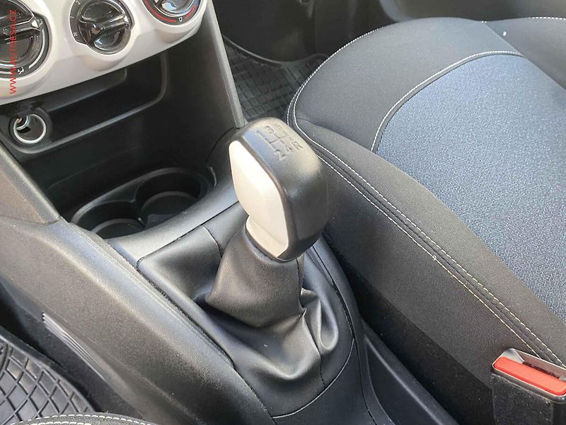 Peugeot 208 (2018) 1.2 PT, AC, tempo - fotka 15 z 15