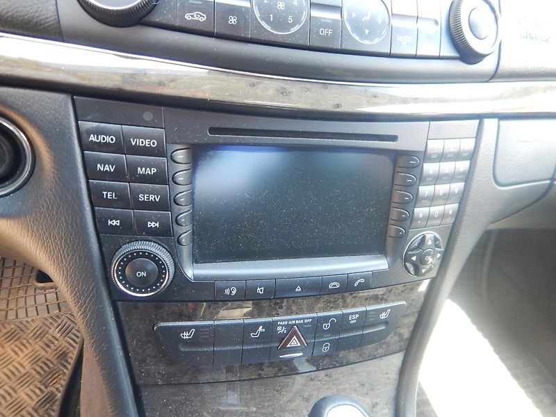Mercedes-Benz Třídy E E 350 4MATIC, DIGIKLIMA - fotka 23 z 32