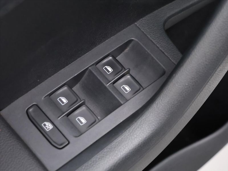 Škoda Octavia RS 2.0 TDI 135kW DSG - fotka 16 z 35