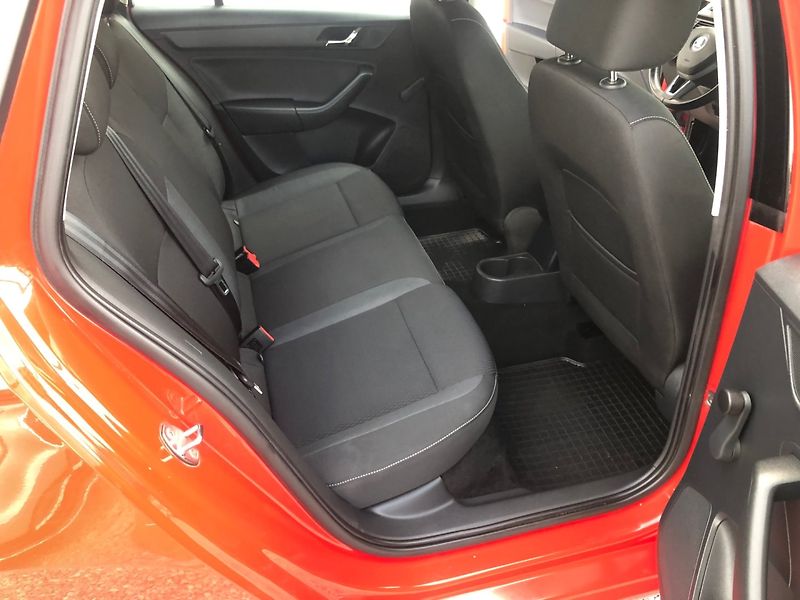 Škoda Rapid (2014) 1.2 TSI Tažné NOVA STK - fotka 12 z 27