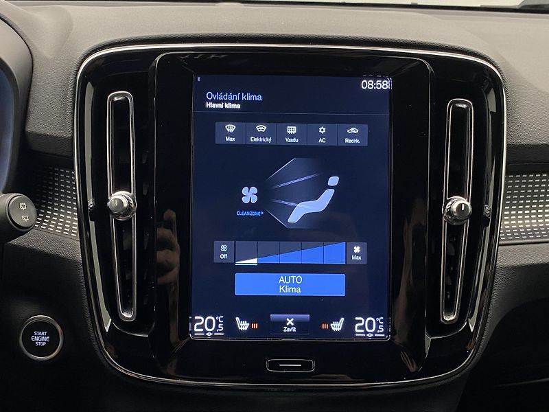 Volvo XC40 D4 AWD R-DESIGN AUT  - fotka 38 z 45
