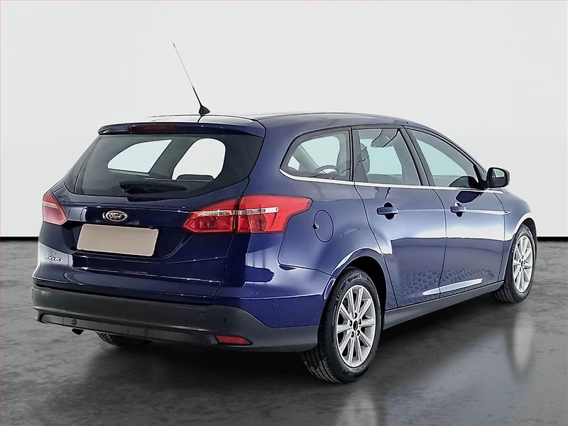 Ford Focus (2015) 1.5 TDCi, Navi, Tempomat - fotka 5 z 19