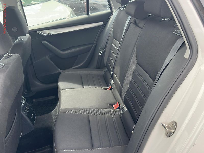 Škoda Octavia (2017) 1.0TSi, ČR, AC, tažné - fotka 10 z 16