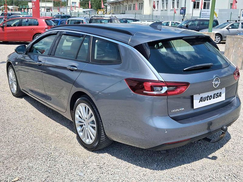 Opel Insignia (2018) 2.0 CDTi, LED, navi, park - fotka 6 z 23