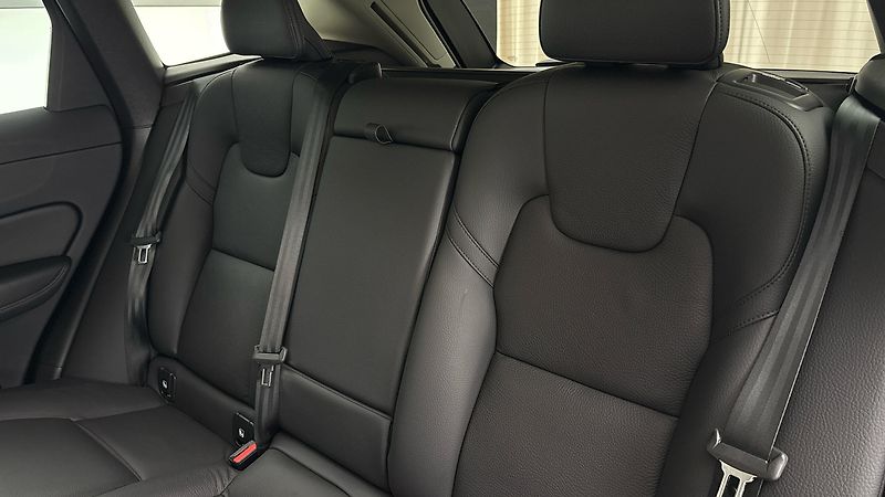 Volvo XC60 2.0 T6 AUT AWD Recharge Inscri - fotka 16 z 32