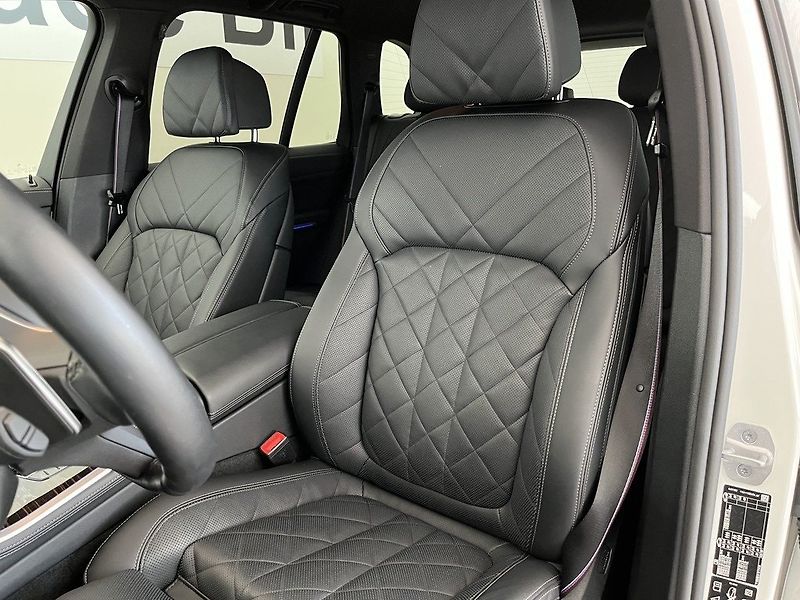 BMW X5 xDrive30d M-Sport Pro 360 Vent - fotka 9 z 13
