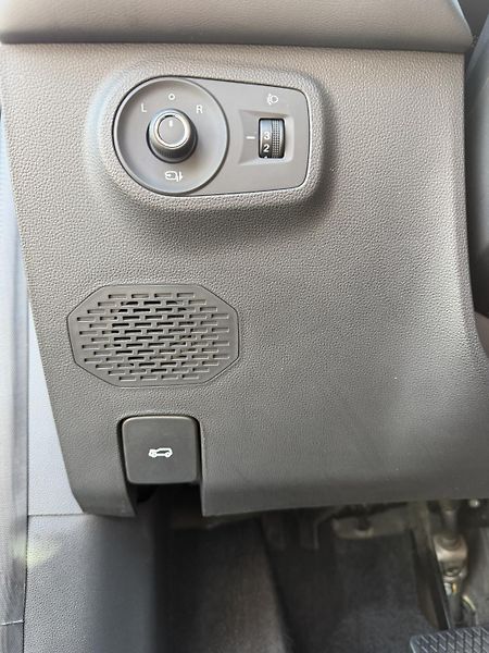 MG ZS EV 130kW 51kWh LUXURY DPH - fotka 15 z 28