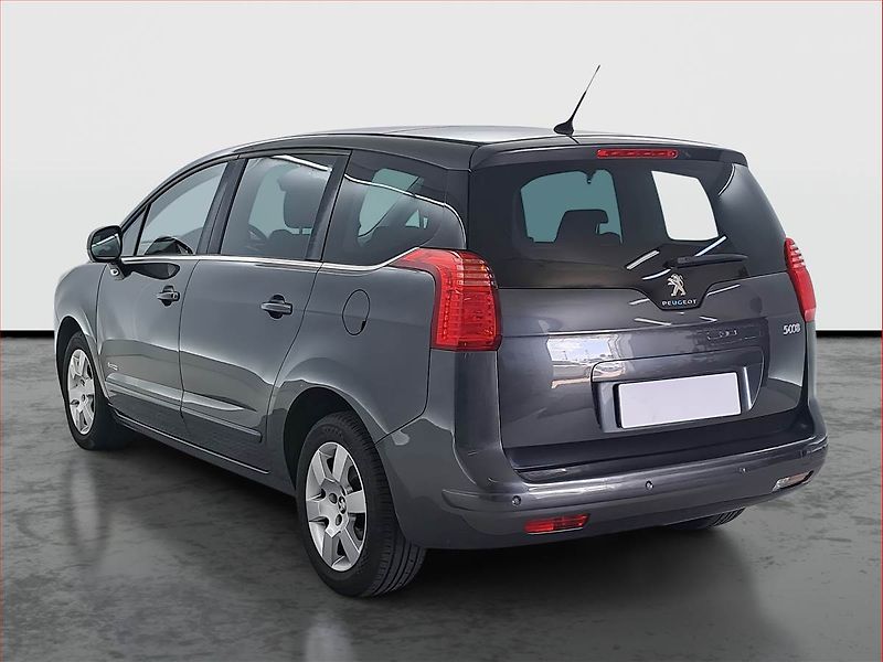 Peugeot 5008 (2014) 1.6 HDi, Navi, Tempomat - fotka 4 z 17