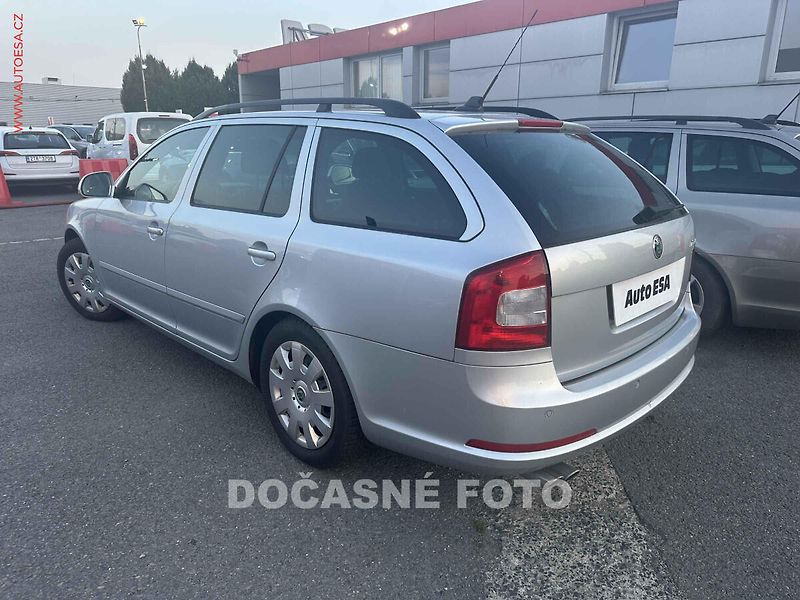Škoda Octavia (2009) 2.0 TFSi - fotka 2 z 4