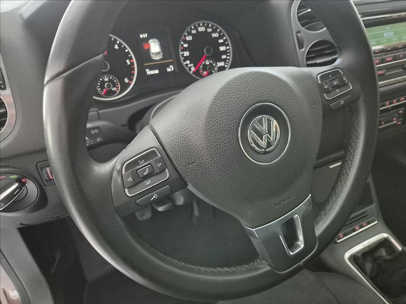 Volkswagen Tiguan TDI 4 MOTION R-Line - fotka 13 z 31