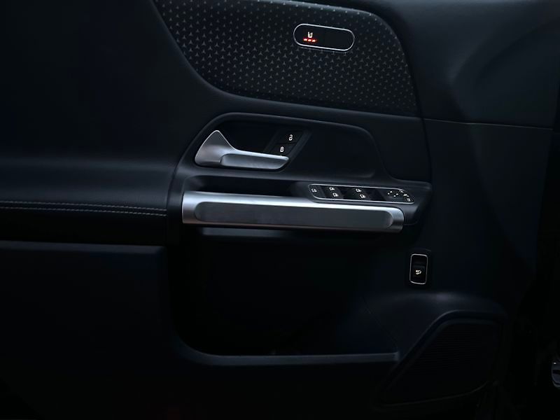 Mercedes-Benz GLB 200 d 4MATIC - fotka 13 z 18