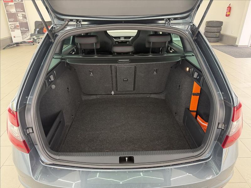 Škoda Octavia 2,0 TSI, VRS, DSG, SPORTSOUND - fotka 31 z 33