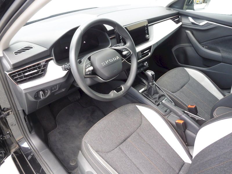 Škoda Scala (2025) Top Selection 1,0 TSI 85kW DSG - fotka 6 z 29