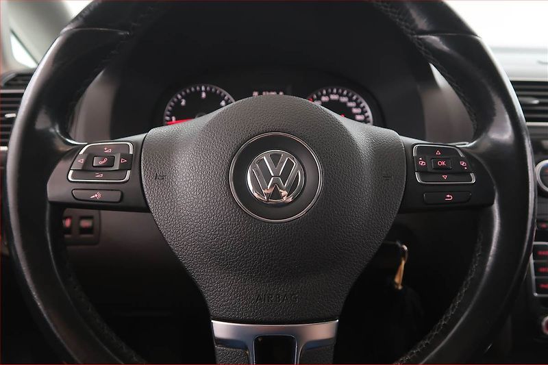 Volkswagen Touran (2013) 1.6 TDI, Automat, 7 míst, Navi - fotka 15 z 20
