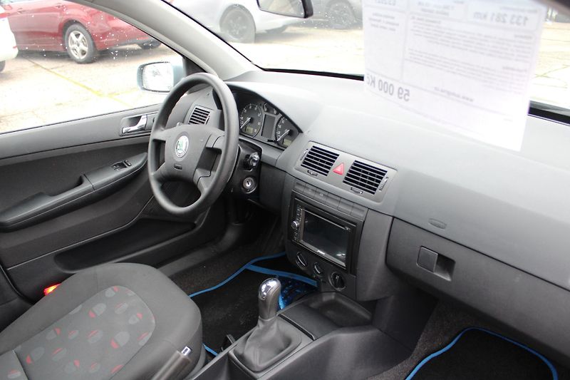 Škoda Fabia (2003) 1,4i 16V KLIMA EL.OKNA ASR PC - fotka 14 z 16
