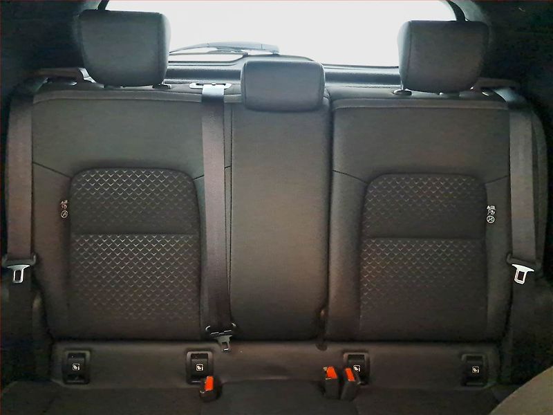Nissan Juke (2024) N-Connecta 1.6 Hybrid - fotka 10 z 20
