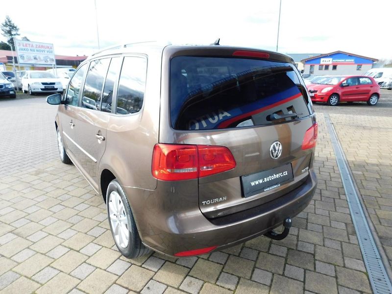 Volkswagen Touran (2012) 2.0 TDi Webasto - fotka 5 z 29