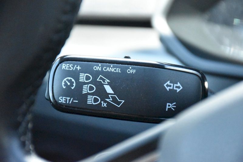 Škoda Superb (2019) Style 2.0 TDI 140kW DSG - fotka 32 z 34