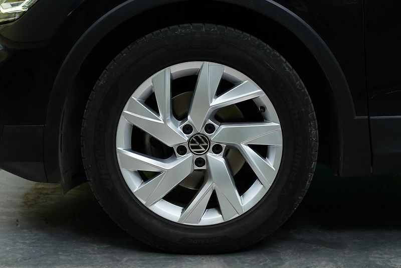 Volkswagen Tiguan - fotka 10 z 26
