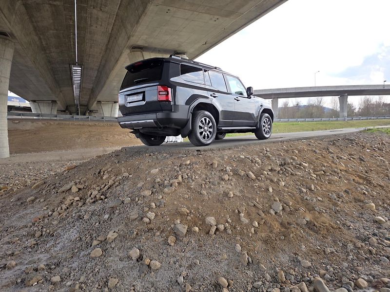 Toyota Land Cruiser 2.8-INVINCIBLE-ZÁRUKA-DPH - fotka 50 z 77