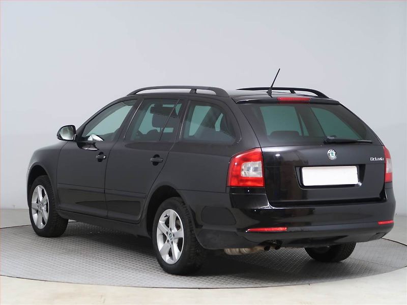 Škoda Octavia (2011) 1.6 TDI 4x4, 4X4, Tempomat - fotka 4 z 14