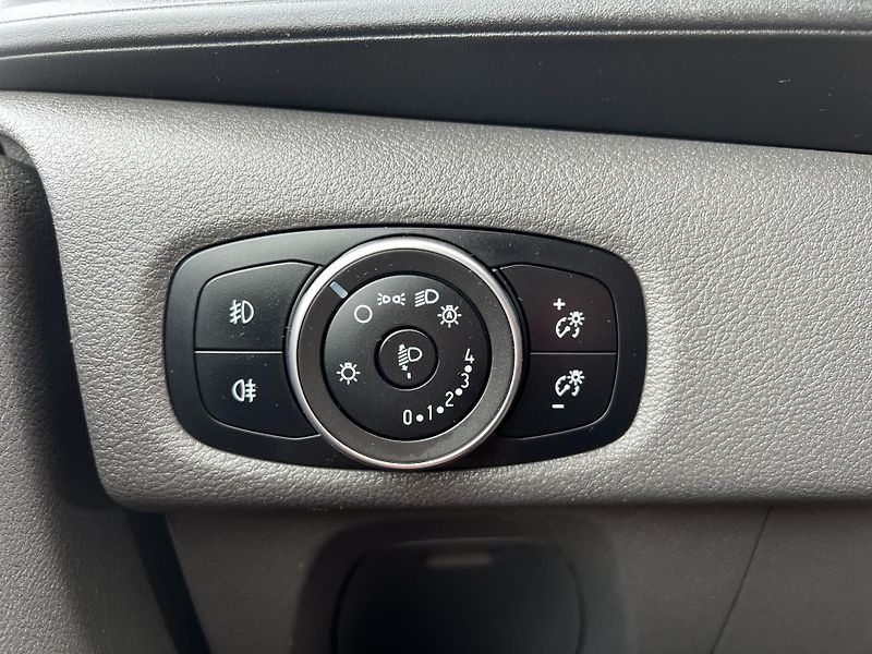 Ford Transit Custom 2.0TDCi 9MÍST ČR DPH TAŽNÉ - fotka 13 z 36