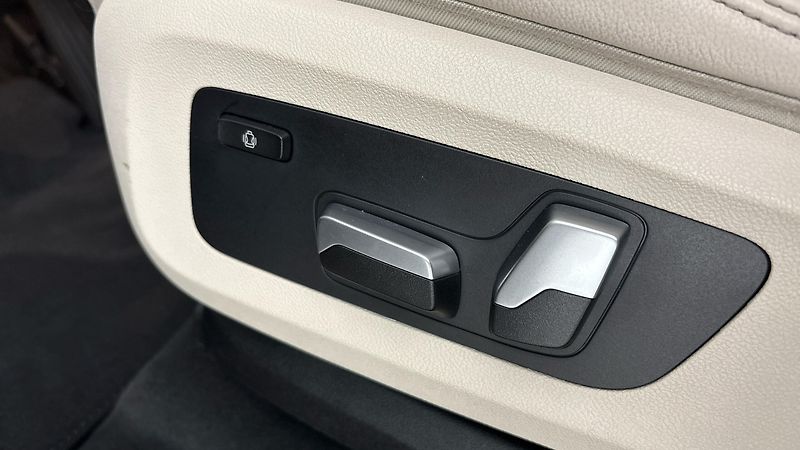 BMW X5 45e AUT xDrive - fotka 21 z 34